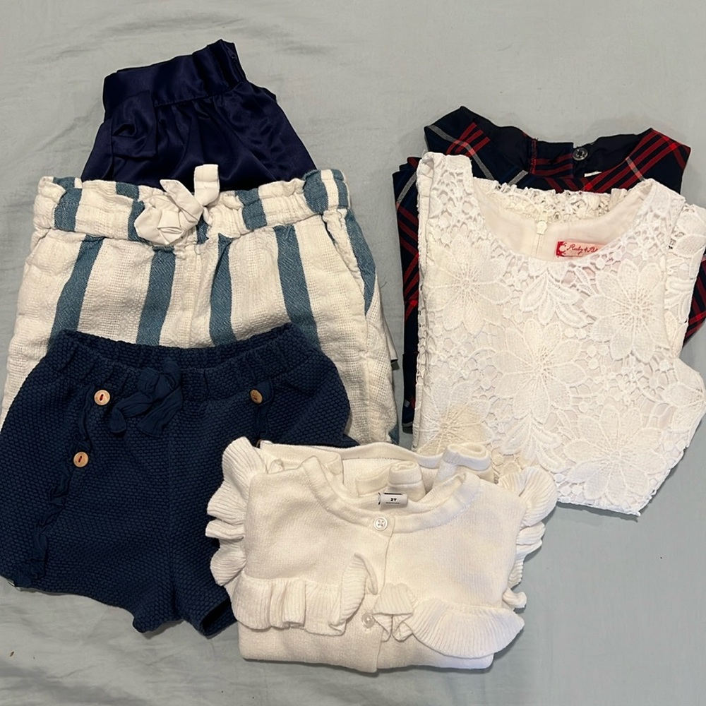 Kids size 2T clothes